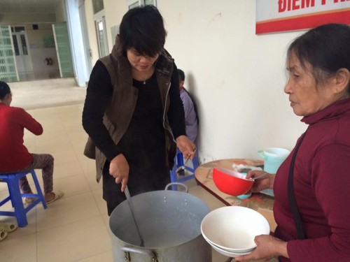Teacher Nguyen Thi Hien and her wholeheartedness for charitable work - ảnh 1